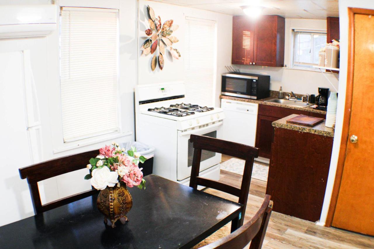 California Ave - 2 Bedroom - Home Away From Home! Pittsburgh Bagian luar foto