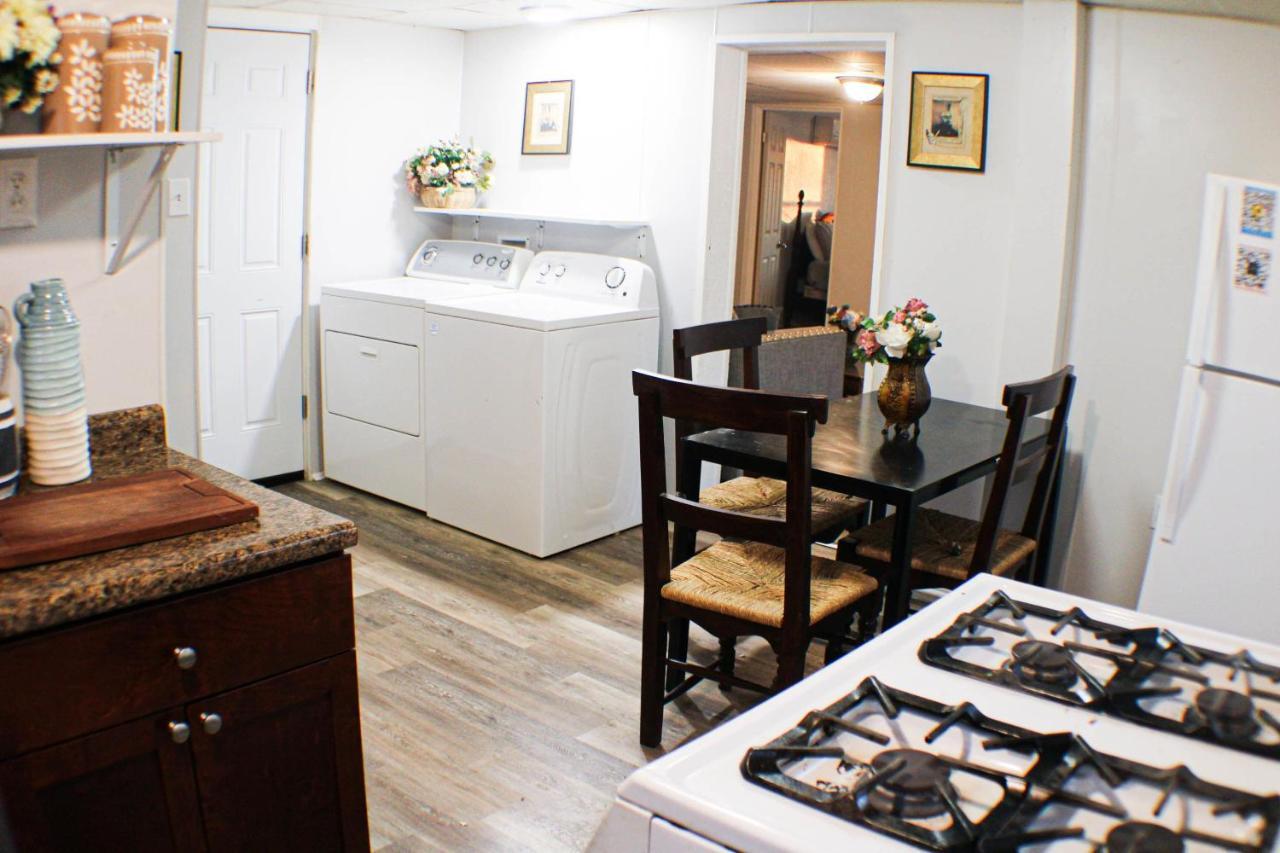 California Ave - 2 Bedroom - Home Away From Home! Pittsburgh Bagian luar foto