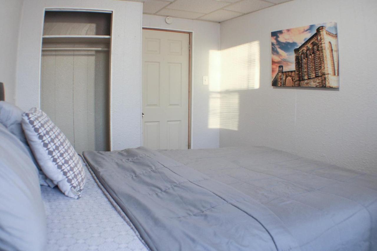 California Ave - 2 Bedroom - Home Away From Home! Pittsburgh Bagian luar foto