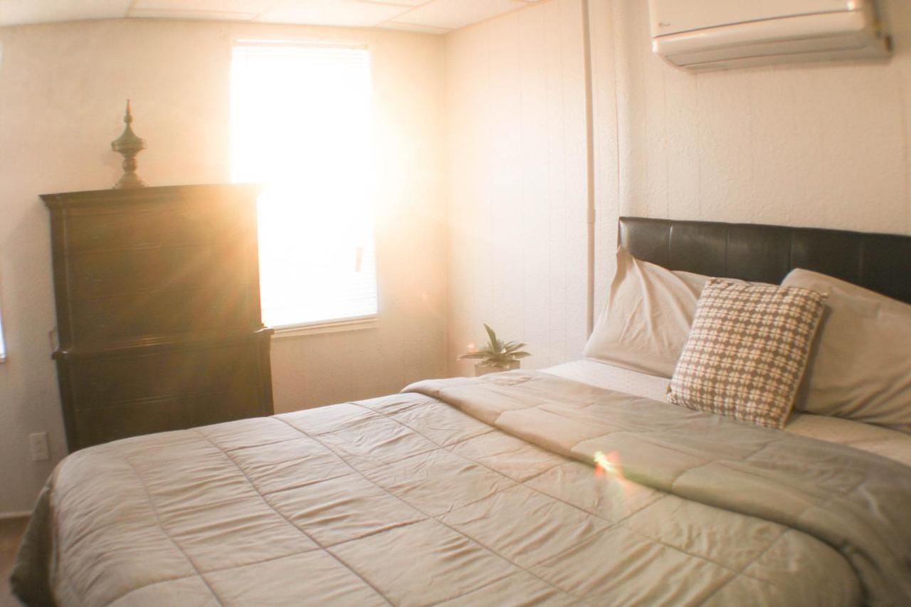 California Ave - 2 Bedroom - Home Away From Home! Pittsburgh Bagian luar foto